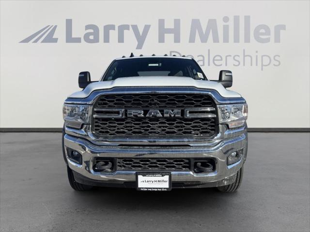 2024 RAM Ram 5500 Chassis Cab RAM 5500 TRADESMAN CHASSIS CREW CAB 4X4 84 CA