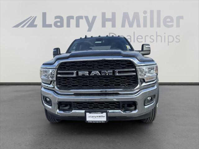 2024 RAM Ram 5500 Chassis Cab RAM 5500 TRADESMAN CHASSIS CREW CAB 4X4 84 CA