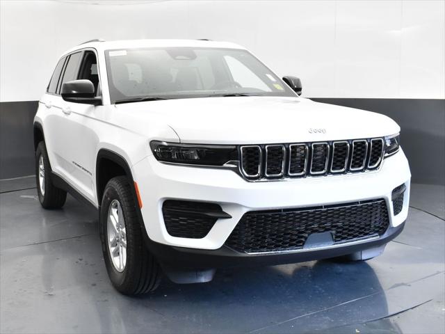 2024 Jeep Grand Cherokee Laredo 4x2