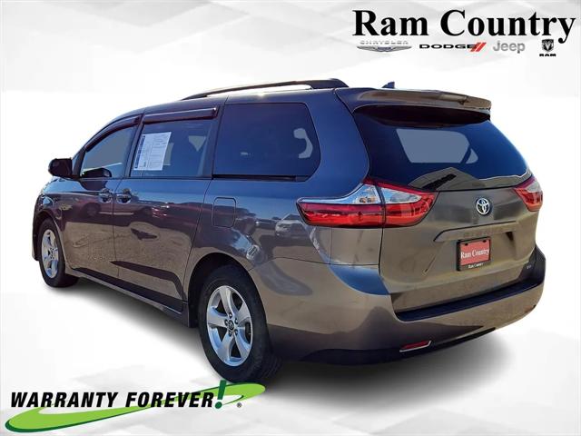 2019 Toyota Sienna LE 8 Passenger