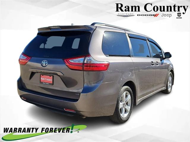 2019 Toyota Sienna LE 8 Passenger