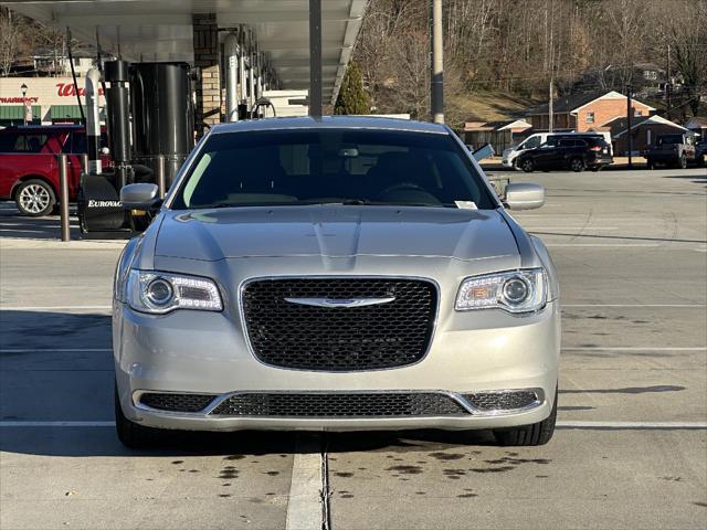 2020 Chrysler 300 Touring