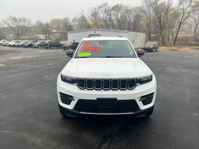 2023 Jeep Grand Cherokee Laredo 4x4