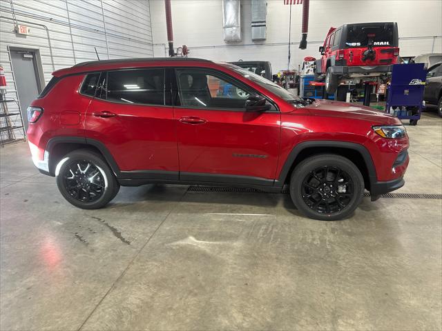 2025 Jeep Compass COMPASS LATITUDE 4X4