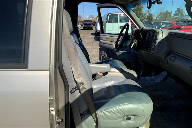 1999 GMC Suburban SL