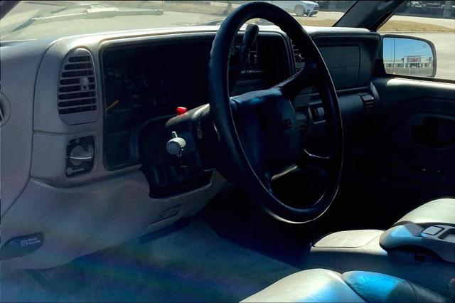 1999 GMC Suburban SL