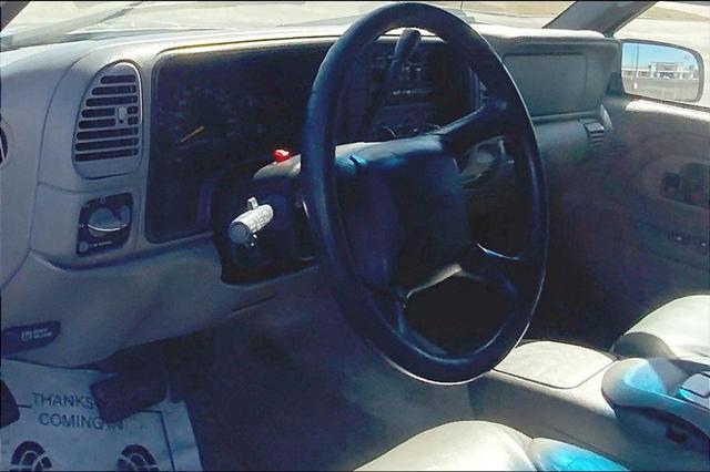 1999 GMC Suburban SL