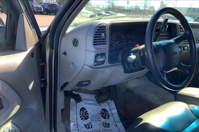 1999 GMC Suburban SL