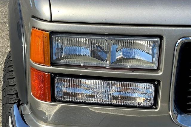 1999 GMC Suburban SL