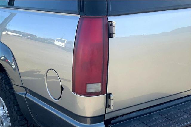 1999 GMC Suburban SL