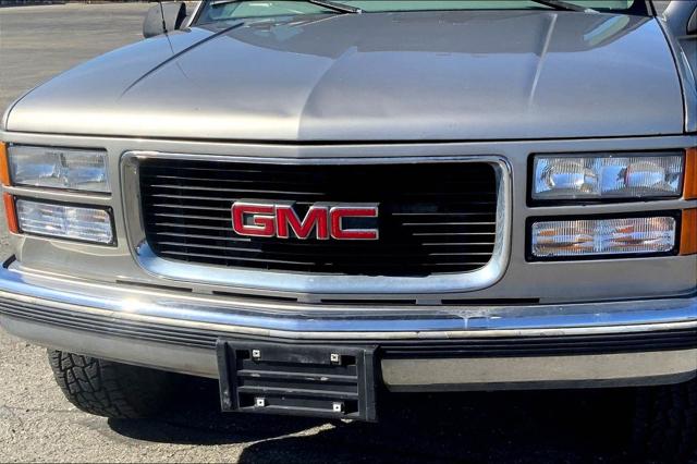 1999 GMC Suburban SL