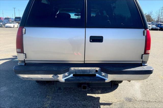 1999 GMC Suburban SL