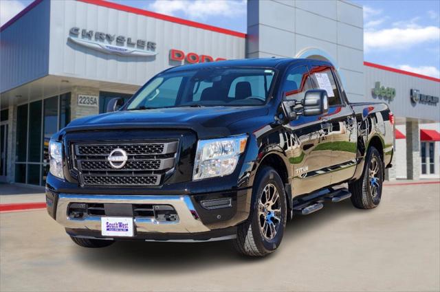 2023 Nissan TITAN Crew Cab SV 4x2