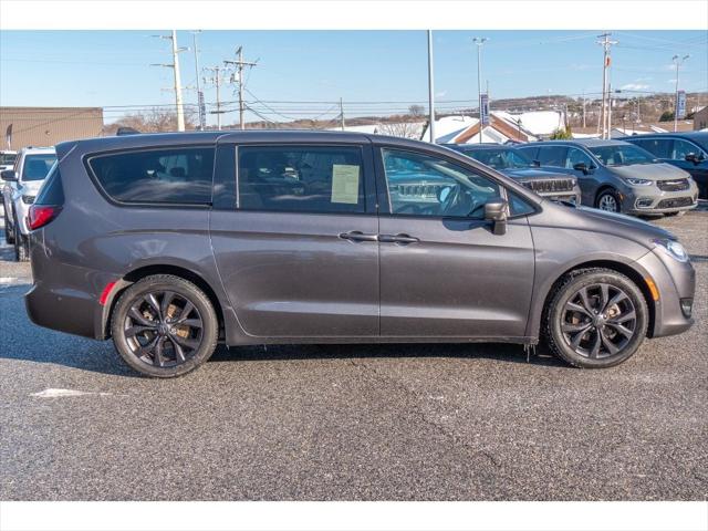 2020 Chrysler Pacifica Touring