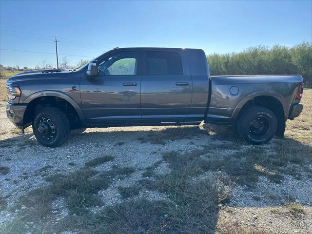 2024 RAM Ram 3500 RAM 3500 LIMITED MEGA CAB 4X4 64 BOX