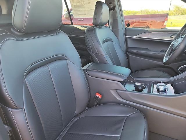 2025 Jeep Grand Cherokee Anniversary Edition
