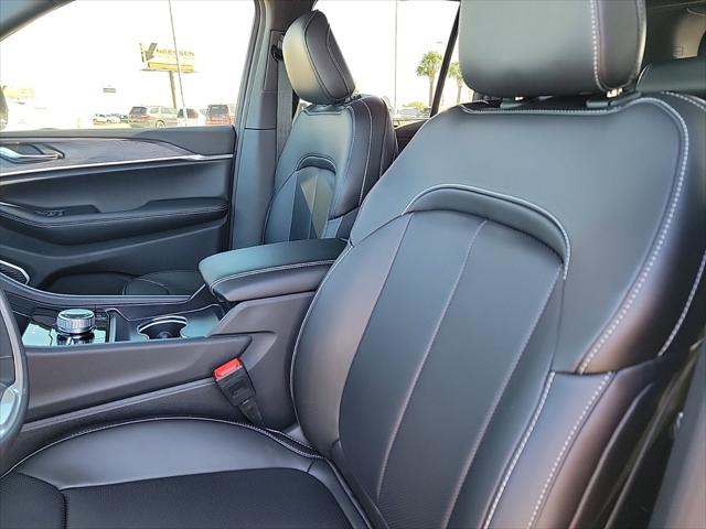 2025 Jeep Grand Cherokee Anniversary Edition