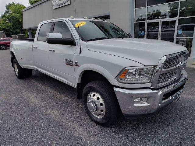 2017 RAM 3500 Laramie Crew Cab 4x4 8 Box
