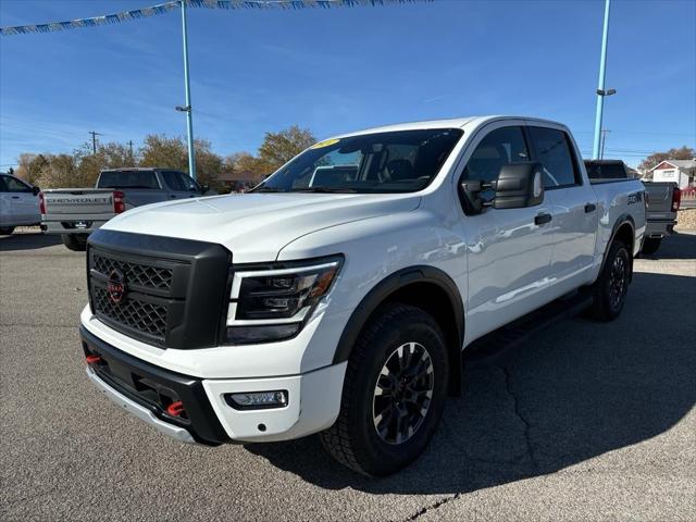 2024 Nissan TITAN Crew Cab PRO-4X 4x4