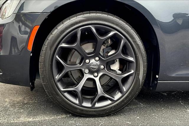 2019 Chrysler 300 Touring