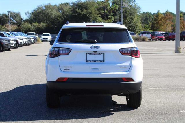 2025 Jeep Compass COMPASS LATITUDE 4X4