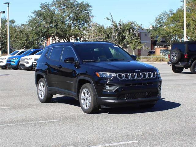 2025 Jeep Compass COMPASS LATITUDE 4X4