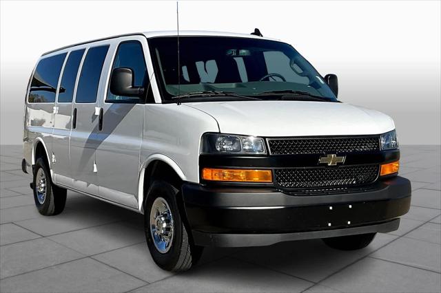 2023 Chevrolet Express Passenger RWD 3500 Regular Wheelbase LS