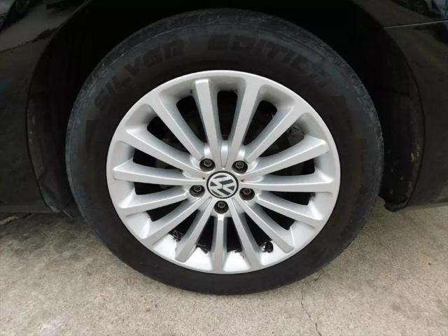 2016 Volkswagen Passat 1.8T SE