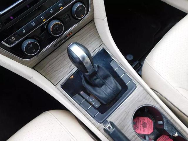 2016 Volkswagen Passat 1.8T SE