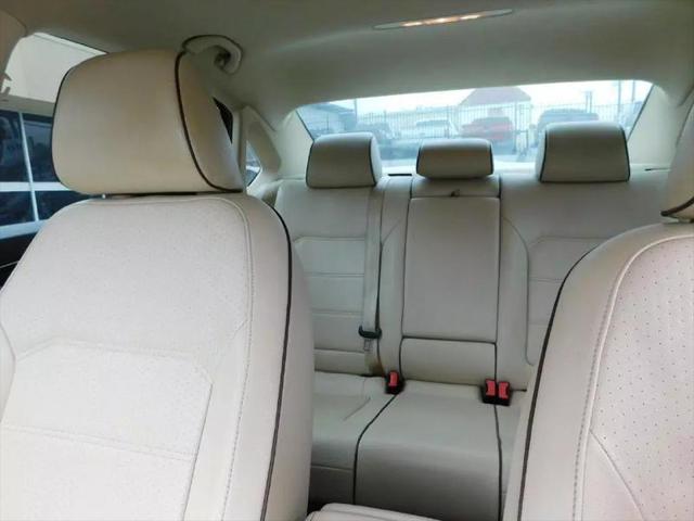 2016 Volkswagen Passat 1.8T SE