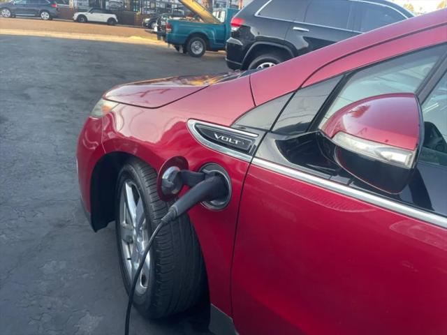2012 Chevrolet Volt Sedan 4D