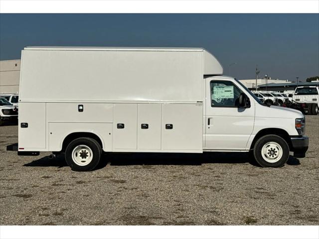 2025 Ford E-350 Cutaway E-Series Cutaway