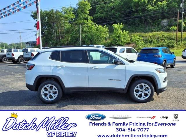 2025 Jeep Compass COMPASS LATITUDE 4X4