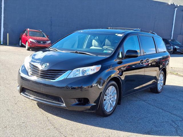 2017 Toyota Sienna LE 7 Passenger