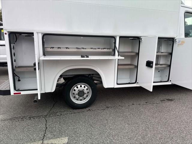 2024 Ford Transit Cutaway T-350