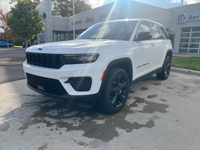 2025 Jeep Grand Cherokee GRAND CHEROKEE ALTITUDE 4X4 2025 Jeep Grand Cherokee GRAND CHEROKEE ALTITUDE 4X4