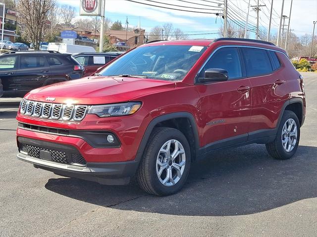 2025 Jeep Compass COMPASS LATITUDE 4X4