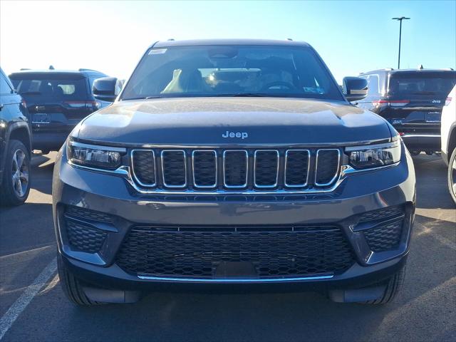 2025 Jeep Grand Cherokee GRAND CHEROKEE LAREDO X 4X4