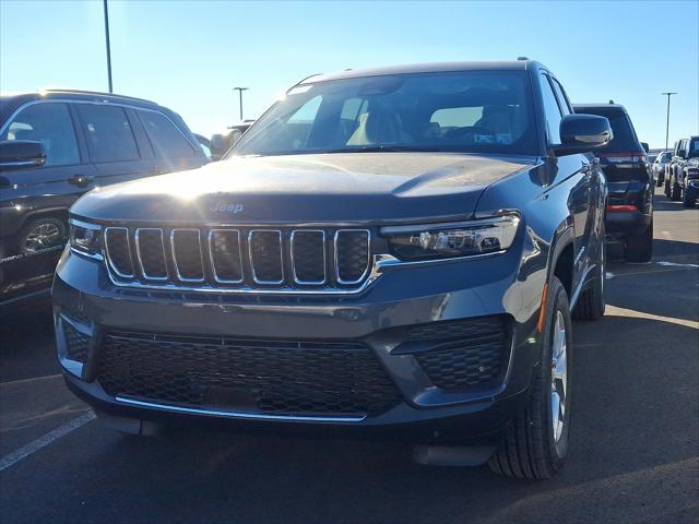 2025 Jeep Grand Cherokee GRAND CHEROKEE LAREDO X 4X4