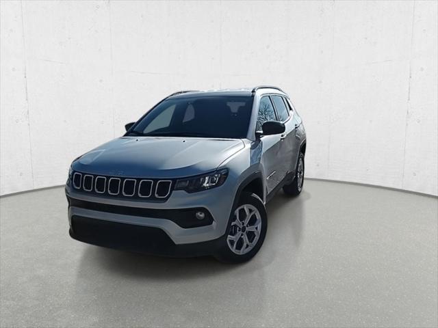 2025 Jeep Compass COMPASS LATITUDE 4X4