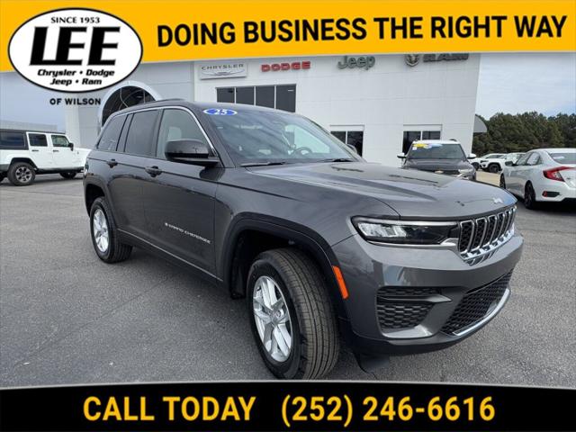 2025 Jeep Grand Cherokee GRAND CHEROKEE LAREDO X 4X4