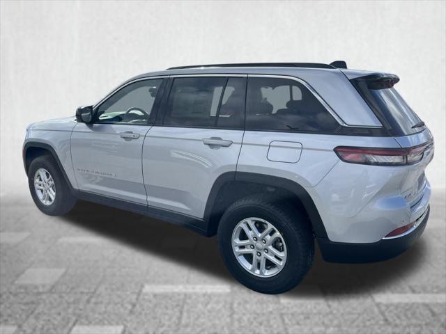 2025 Jeep Grand Cherokee GRAND CHEROKEE LAREDO 4X4