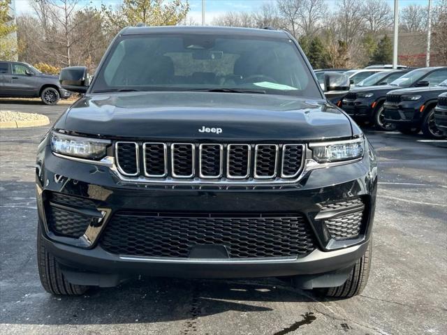 2025 Jeep Grand Cherokee GRAND CHEROKEE LAREDO X 4X4