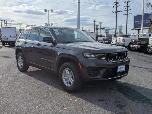 2025 Jeep Grand Cherokee GRAND CHEROKEE LAREDO 4X4