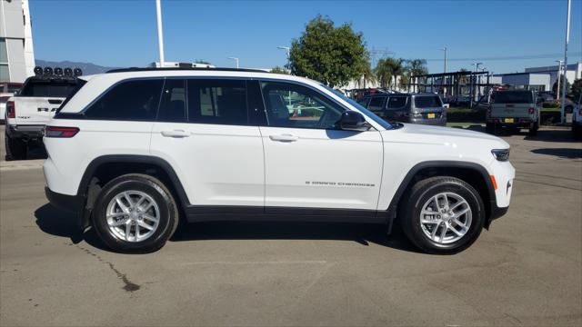 2025 Jeep Grand Cherokee GRAND CHEROKEE LAREDO X 4X4