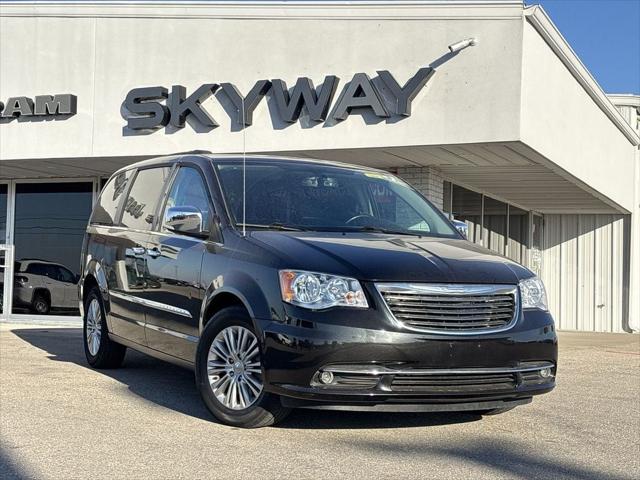 2016 Chrysler Town and Country Touring-L Anniversary Edition