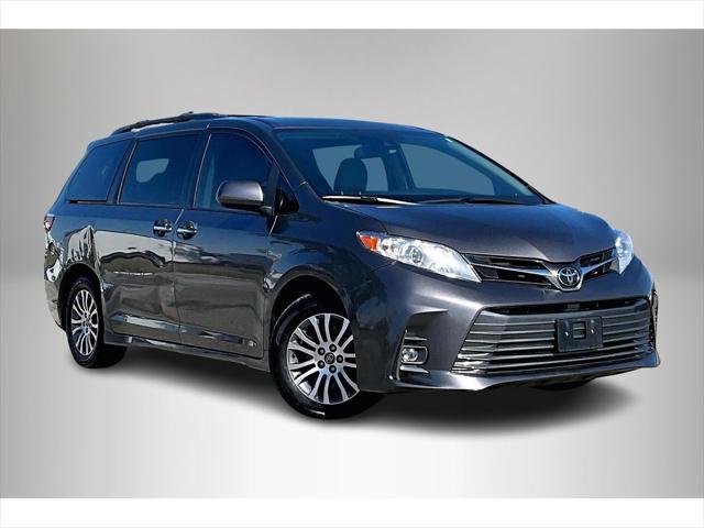 2020 Toyota Sienna XLE