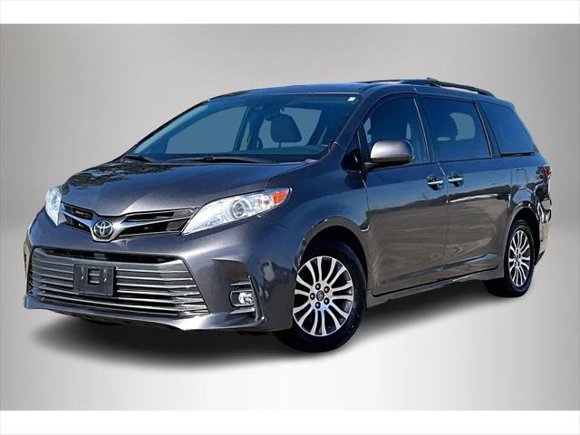 2020 Toyota Sienna XLE