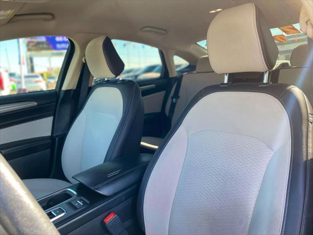 2020 Ford Fusion SE
