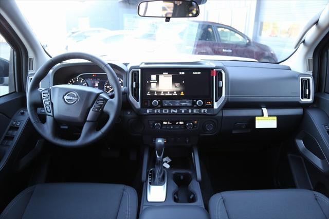 2025 Nissan Frontier Crew Cab SV 4x2